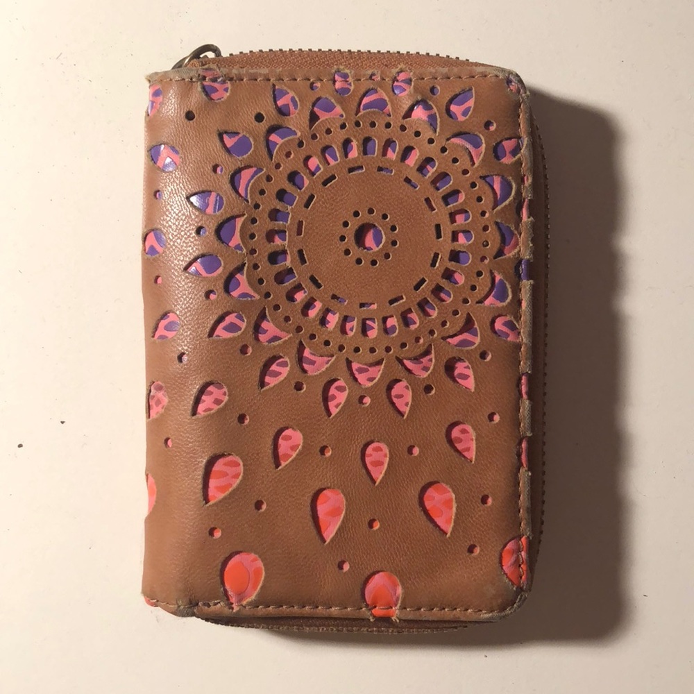 urban outfitters wallet